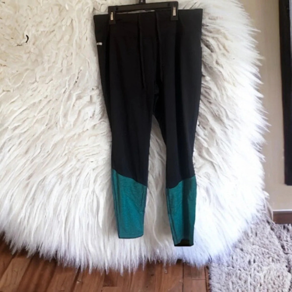 Women's Danskin Now Fitted Leggings Size Large (12-14) black with Green - Picture 1 of 13